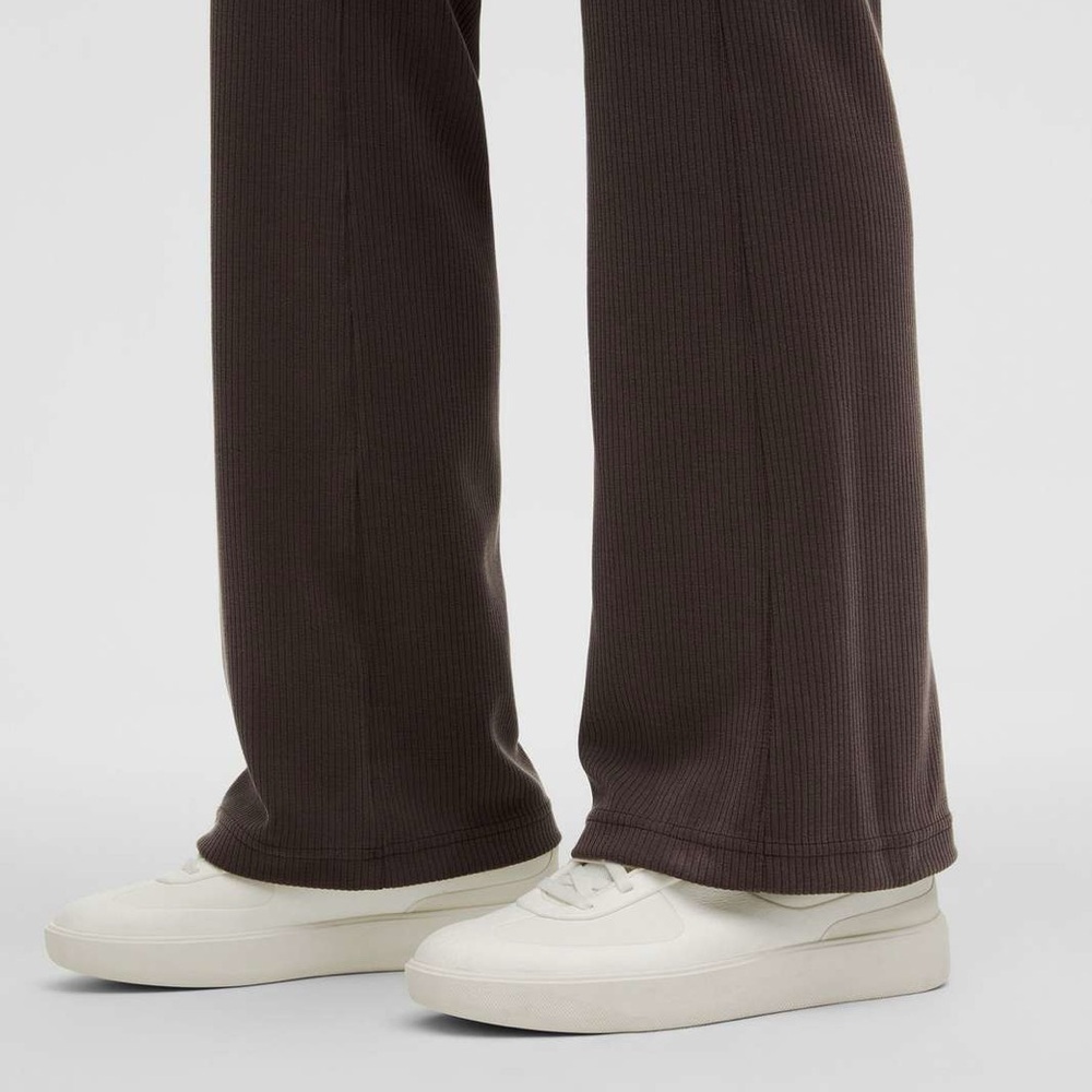 Lululemon Ribbed Softstreme Flared Pant 
Espresso. Size 0 - Picture 2 of 12
